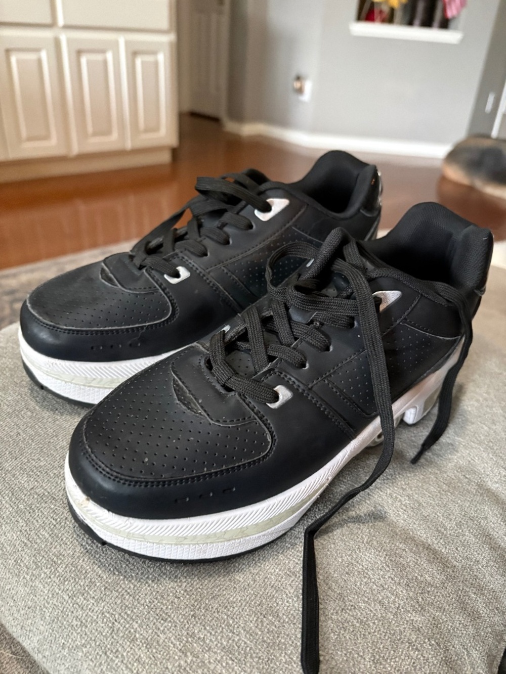 Roller Skate Shoes - Womens 8.5 - like new